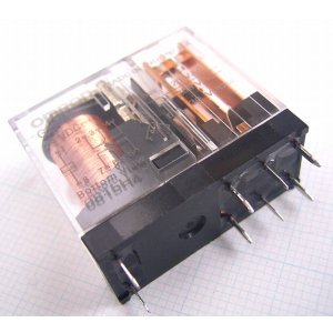 画像: オムロン 2回路（2c接点）パワーリレー G2R-2-24V DC