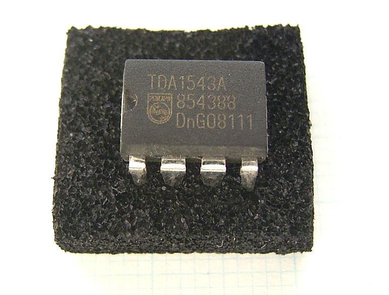 画像1: TDA1543A ノンオーバーサンプリングDAC IC